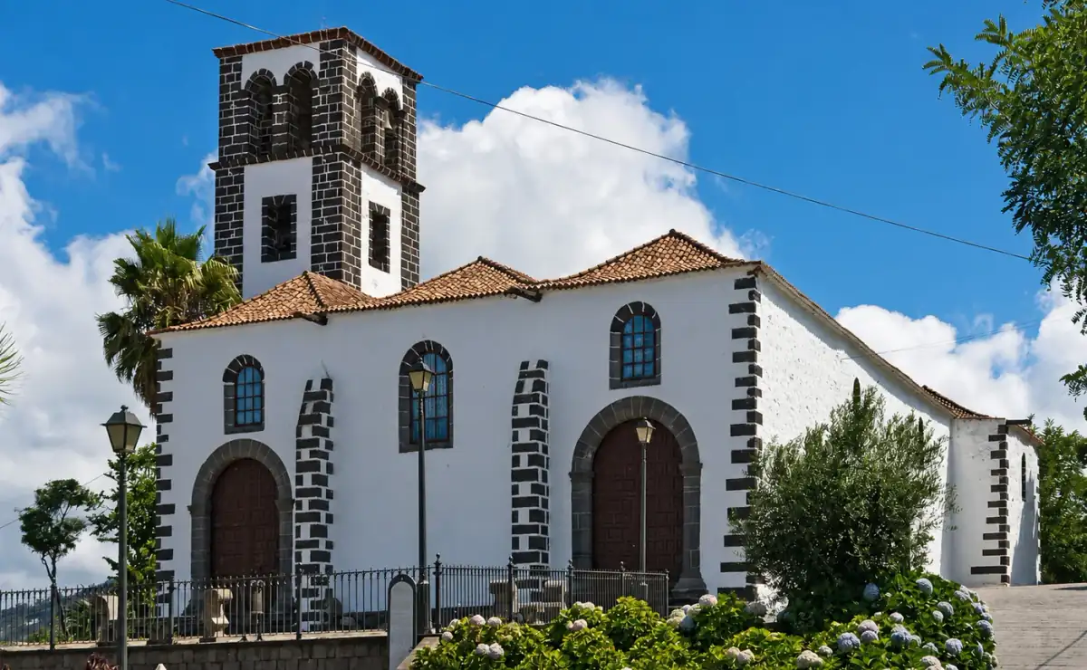 Vista de Tacoronte con la iglesia de Santa Catalina