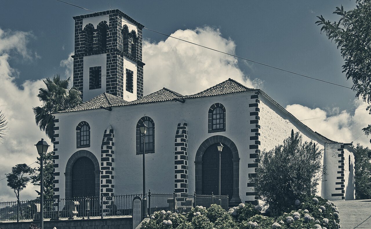 Vista de Tacoronte con la iglesia de Santa Catalina